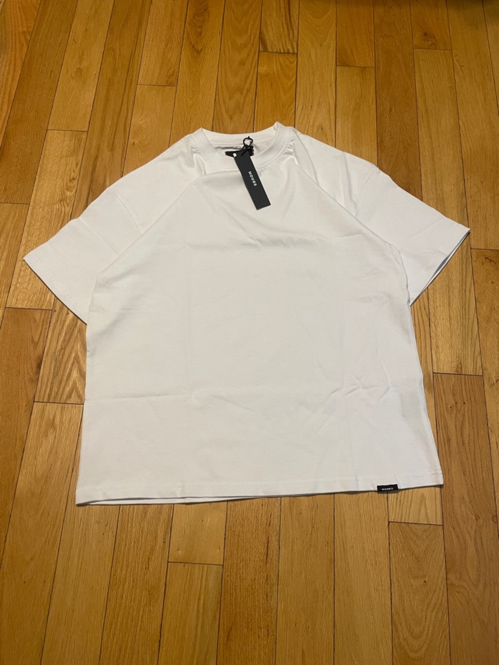 h:ours White Short-Sleeve Crewneck Tee